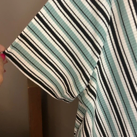 Cotton Bleu Striped Wrap Top - Green White Black Size Large NWOT - Picture 8 of 8
